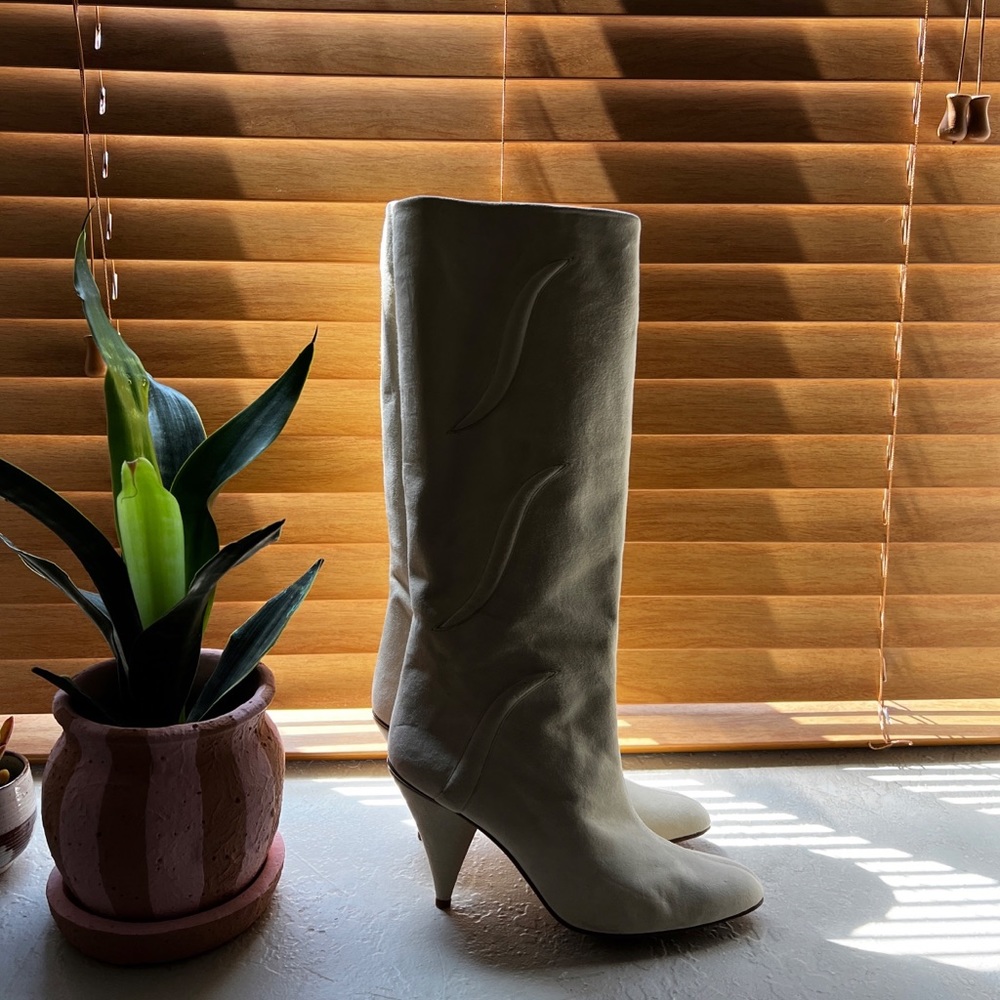 Vintage Knee High White Cream Suede Boho Boots Pancaldi for Marlow 1970s